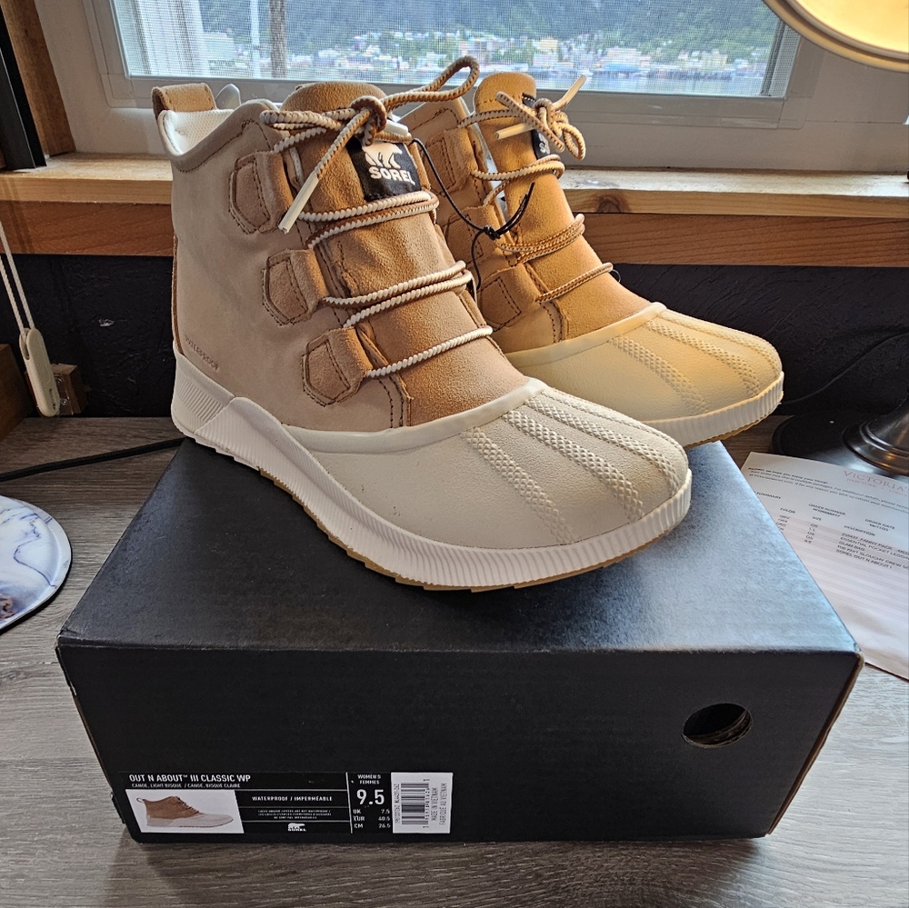 Sorel Out N About III Classic Waterproof Women's 9.5, Canoe, Light Bisque